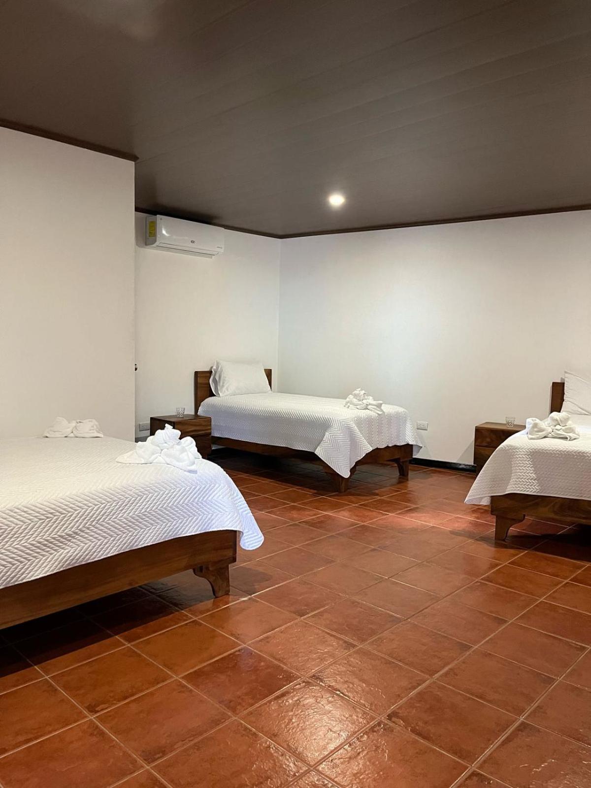 Hotel Y Restaurante El Paramo San Rafael  エクステリア 写真