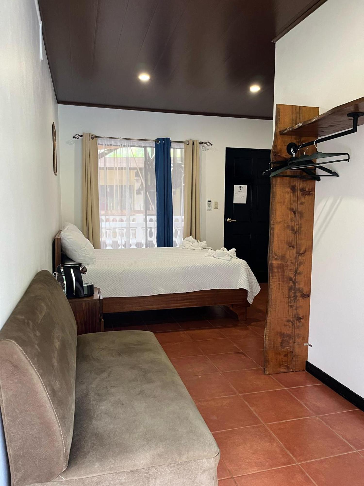 Hotel Y Restaurante El Paramo San Rafael  エクステリア 写真